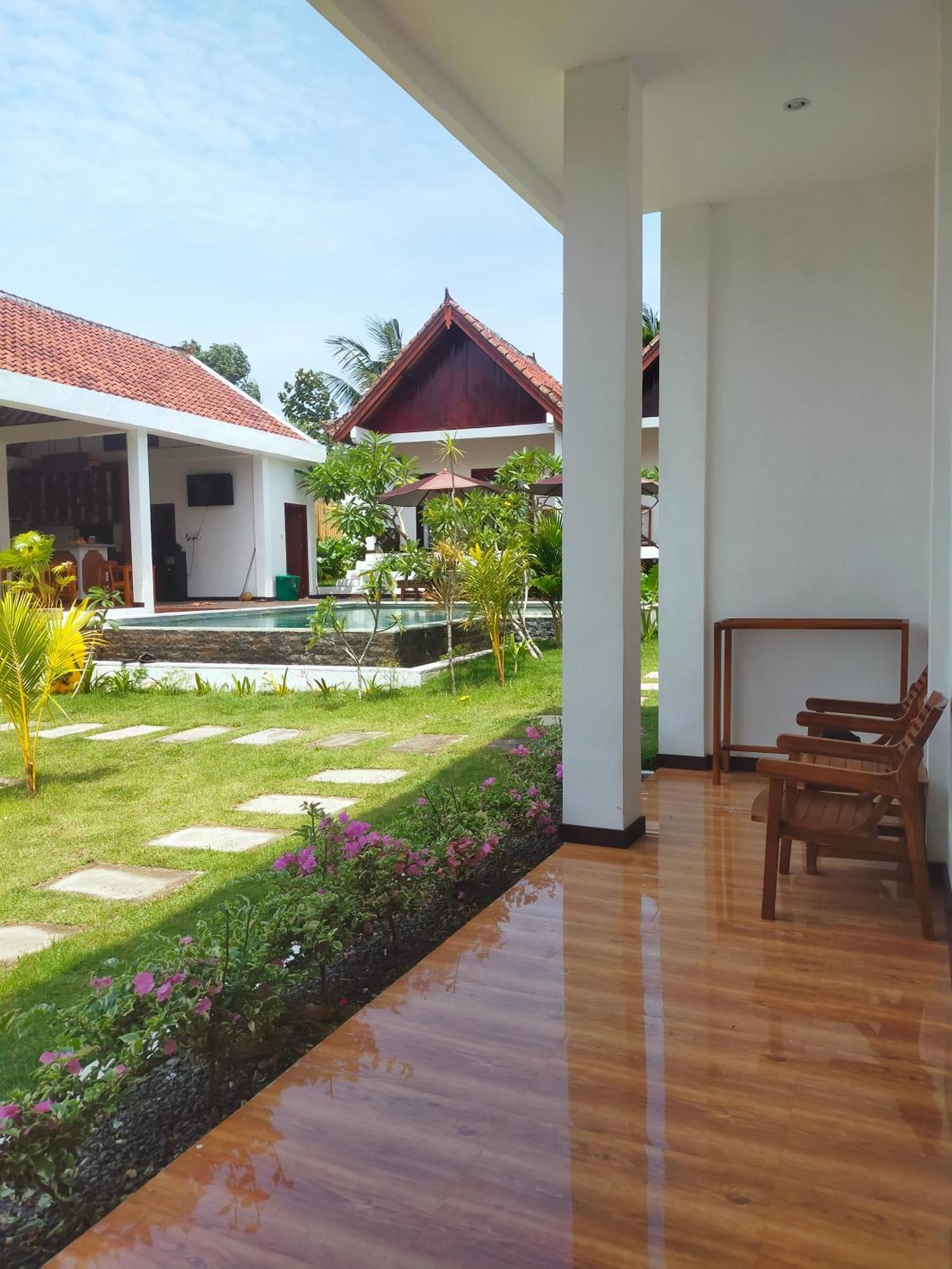 The Local Are Guling Villa Kuta  Oda fotoğraf